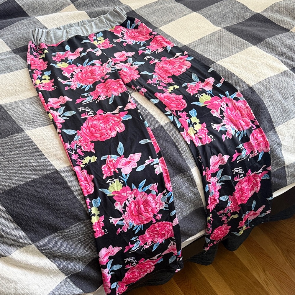 PatPat Black Floral Wide-Leg Pants with Pink Roses